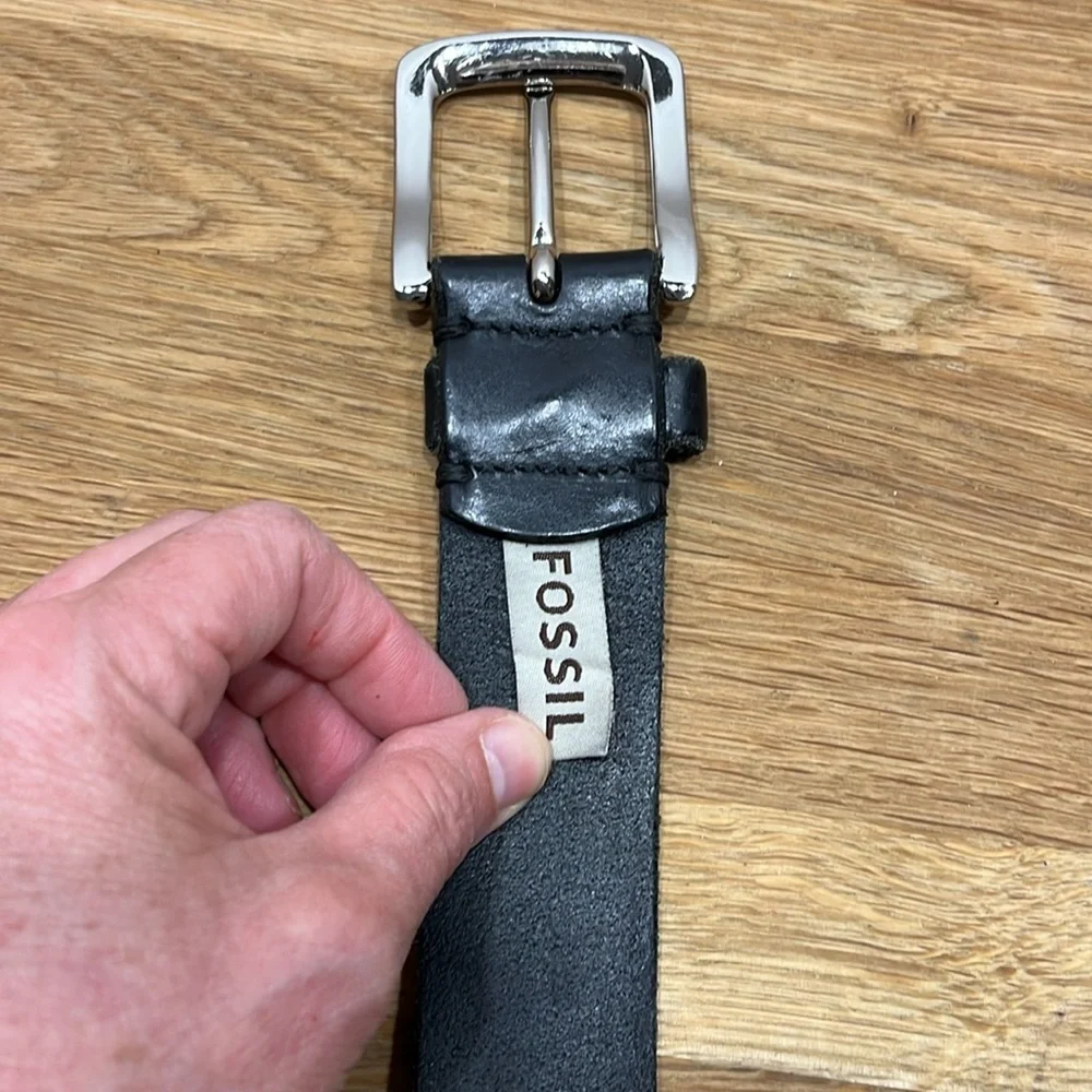 Fossil Distressed Black Leather Belt w/ Silver Tone Buckle, Men’s Size 42